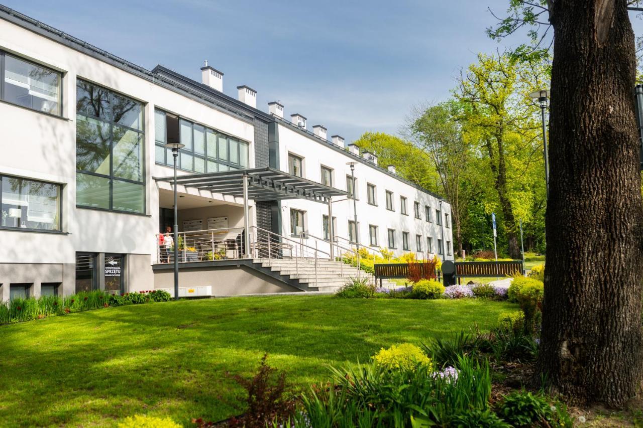 Centrum Rehabilitacji Spolecznej I Zawodowej Zaz Sloneczne Wzgorze Tarnow Ngoại thất bức ảnh