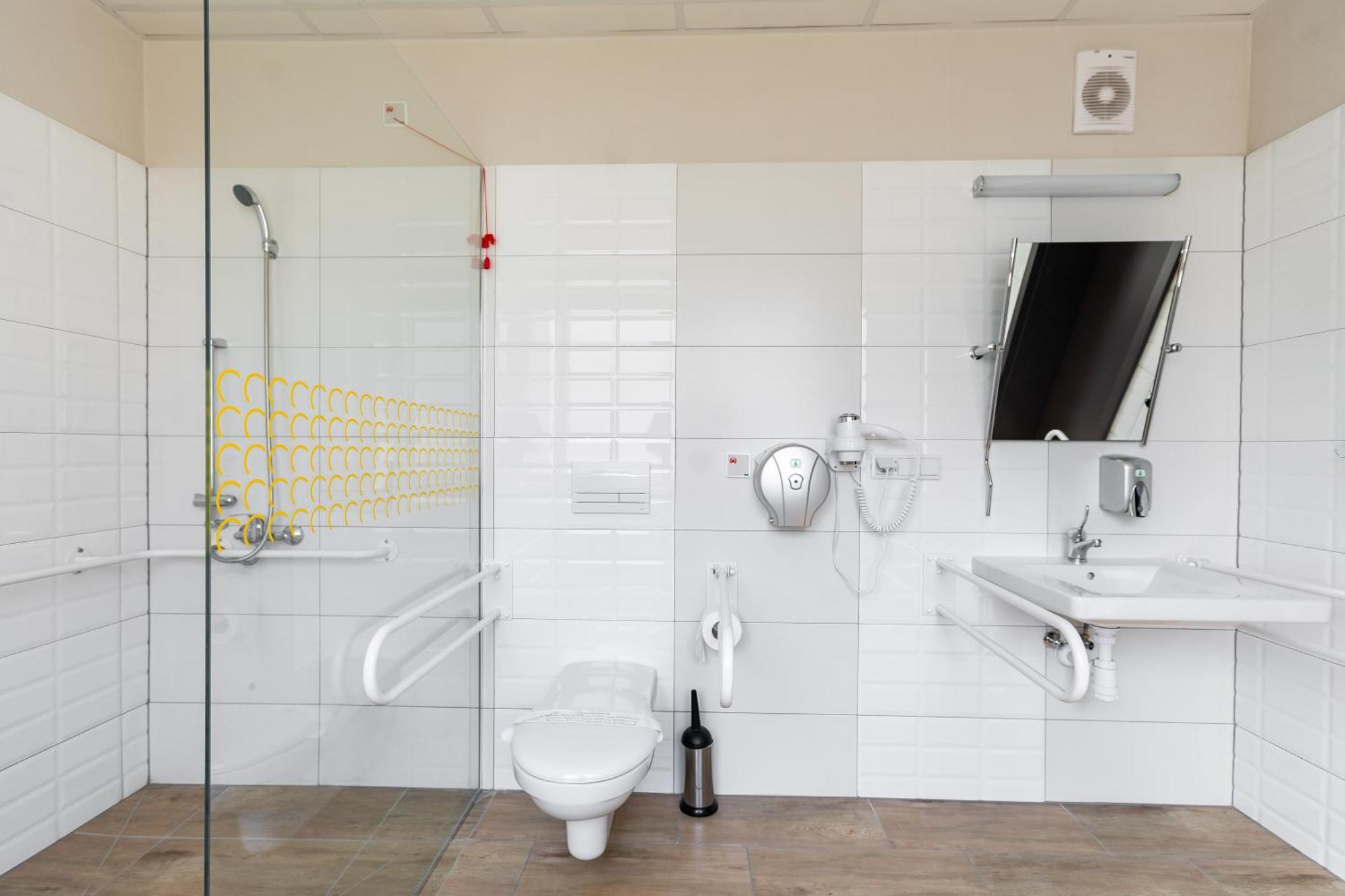 Centrum Rehabilitacji Spolecznej I Zawodowej Zaz Sloneczne Wzgorze Tarnow Ngoại thất bức ảnh