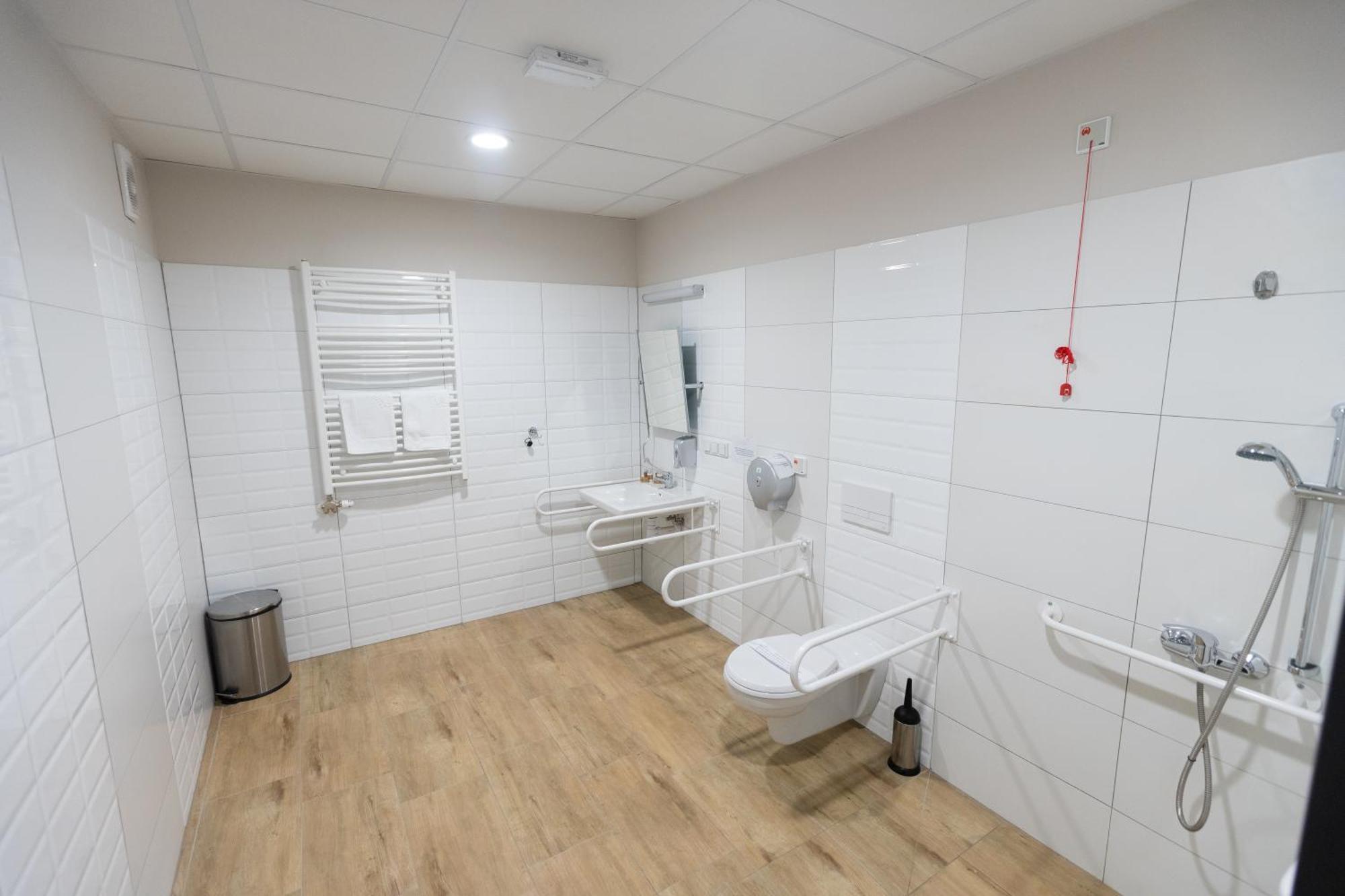 Centrum Rehabilitacji Spolecznej I Zawodowej Zaz Sloneczne Wzgorze Tarnow Ngoại thất bức ảnh